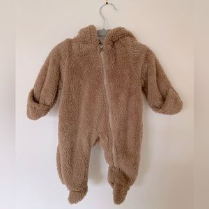 Fleecy baby onesie (newborn, brand new)